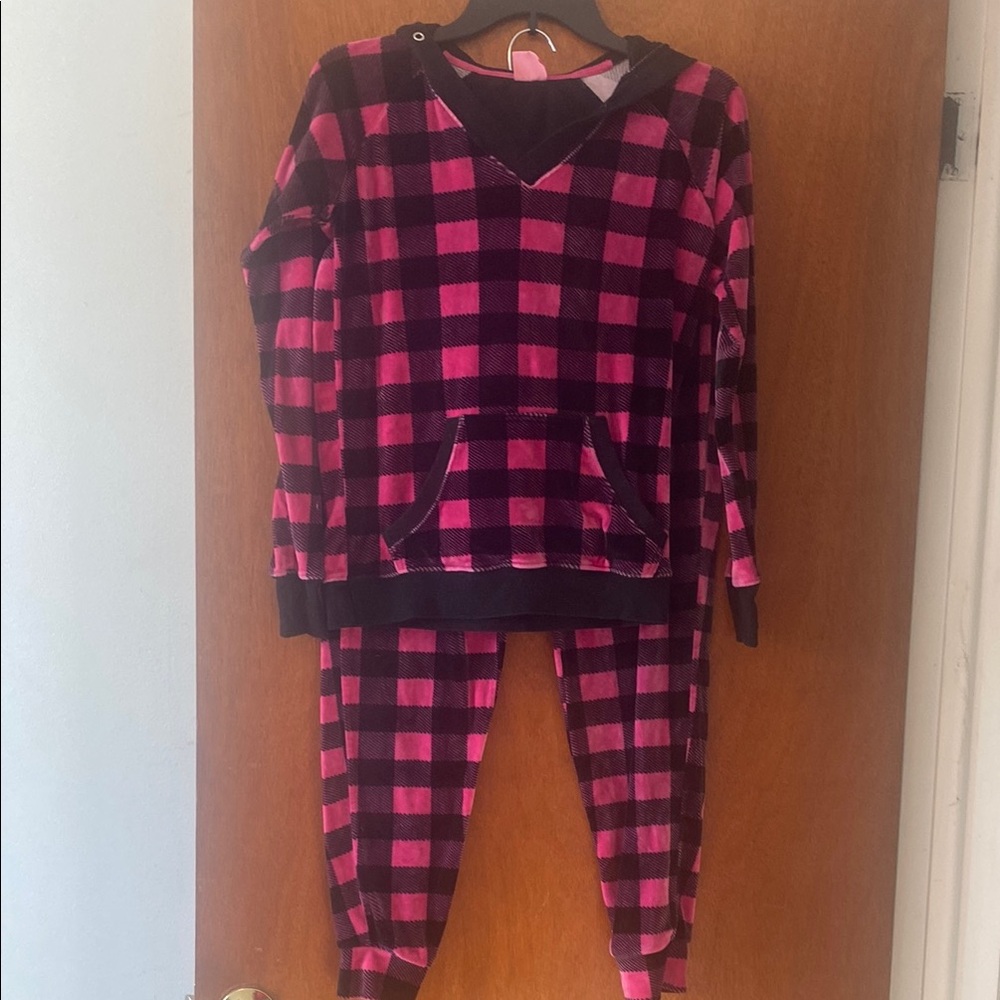 Charlotte Russe, Jenni Cozy Pink and Black Plaid Pajama Set